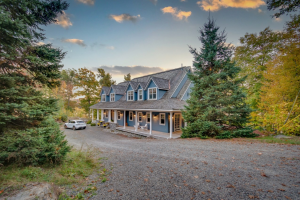 Muskoka Lake of Bays Lakehouse for sale:  5 bedroom 4,730 sq.ft. (Listed 2025-10-05)