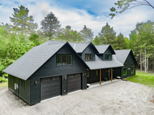 Muskoka House for sale: 4 bedroom 4,174 sq.ft. (Listed 2024-06-07)