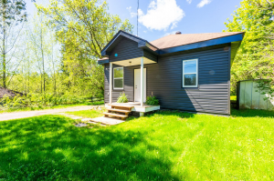 Burk's Falls House for sale: 2 bedroom 700 sq.ft. (Listed 2026-06-01)